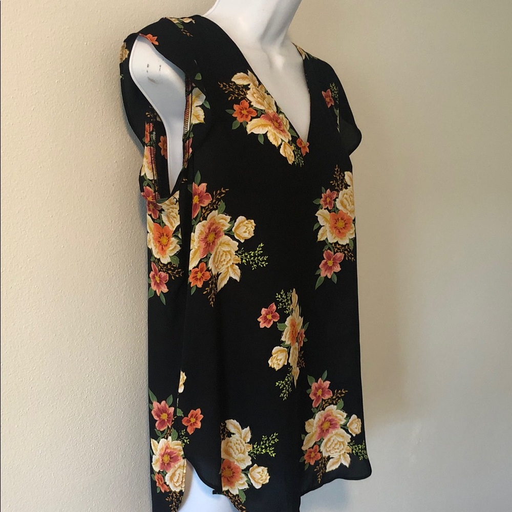 Loft Top - Picture 2 of 6